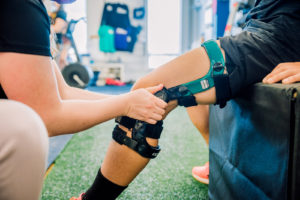Top 5 Green Flags to Look for in an ACL Rehab Clinic: Ensure Your Recovery Is on Track