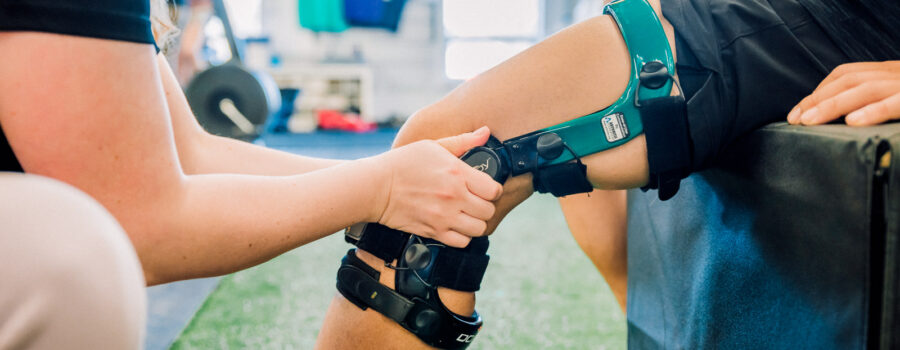 Top 5 Green Flags to Look for in an ACL Rehab Clinic: Ensure you rock your recovery!